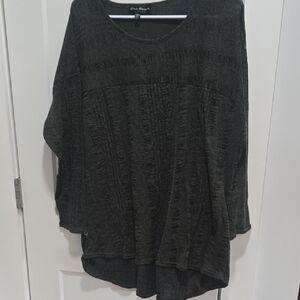 Star Vixen Oversized Textured Knit Tunic in Black/dark Green